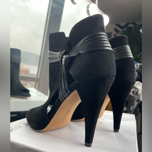 Vince Camuto Annavay Suede Bootie - Picture 10 of 10